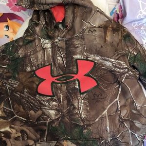 Women’s camo hoodie